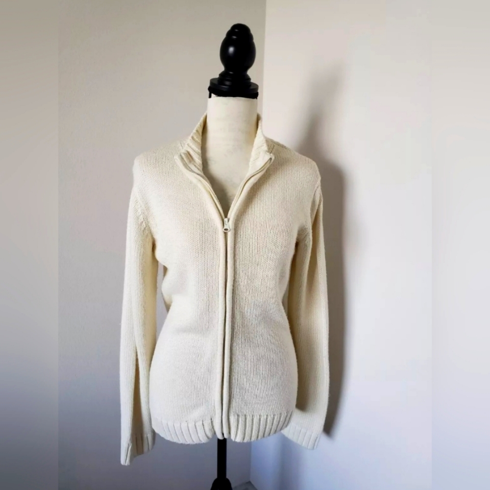 💙 MODA international  cardigan cream with front zipping  size small 💙